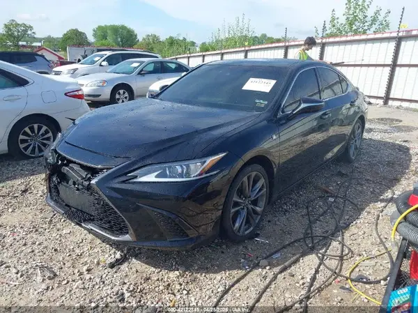 58AGZ1B15LU066545 2020 LEXUS ES - Image 2