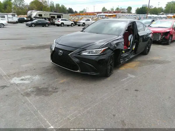 58AGZ1B15LU073768 2020 LEXUS ES - Image 2