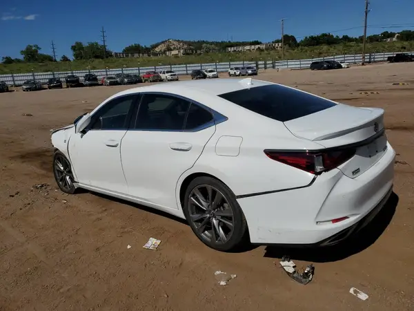 58AGZ1B16LU062990 2020 LEXUS ES - Image 2