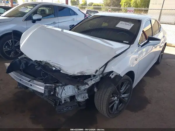 58AGZ1B16LU078459 2020 LEXUS ES - Image 2