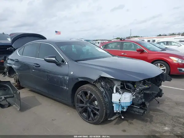 58AGZ1B16NU118204 2022 LEXUS ES - Image 1
