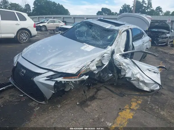 58AGZ1B17LU070323 2020 LEXUS ES - Image 2