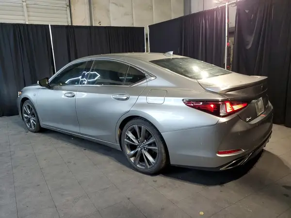 58AGZ1B17MU086913 2021 LEXUS ES - Image 2