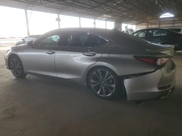 58AGZ1B17MU096261 2021 LEXUS ES - Image 2