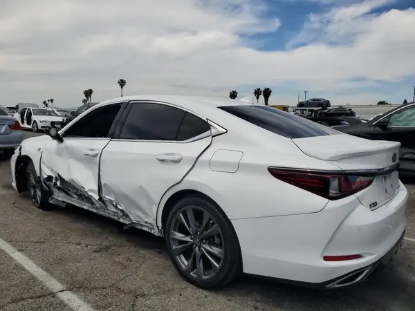 58AGZ1B18MU095412 2021 LEXUS ES - Image 2
