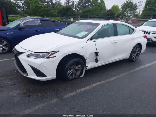 58AGZ1B19LU053023 2020 LEXUS ES - Image 2