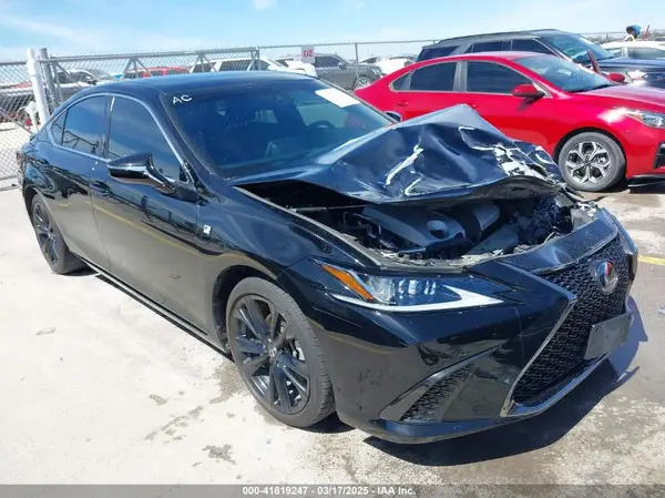 58AGZ1B1XNU125883 2022 LEXUS ES - Image 1