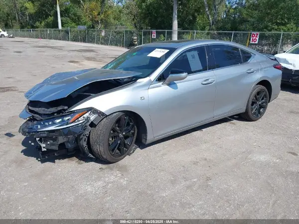 58AGZ1B1XNU126970 2022 LEXUS ES - Image 2