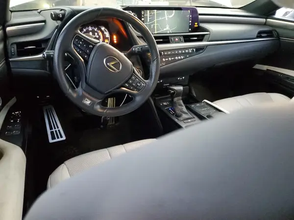 58AHZ1B10MU089401 2021 LEXUS ES - Image 8