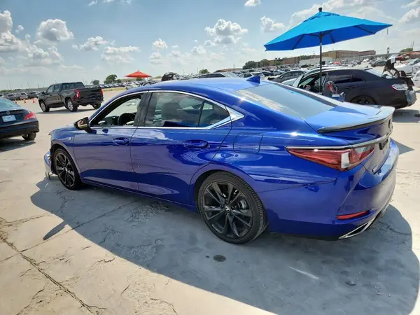 58AHZ1B15MU095498 2021 LEXUS ES - Image 2