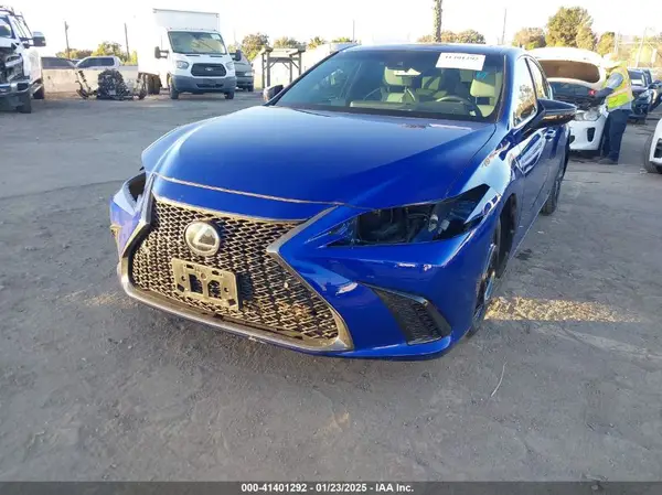 58AHZ1B17MU096457 2021 LEXUS ES - Image 2