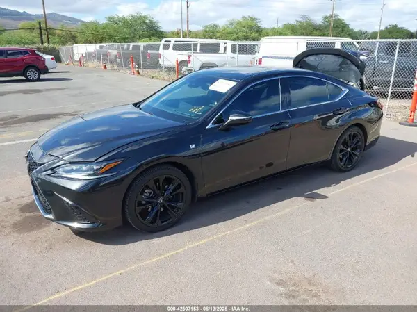 58AJZ1B10NU120102 2022 LEXUS ES - Image 2
