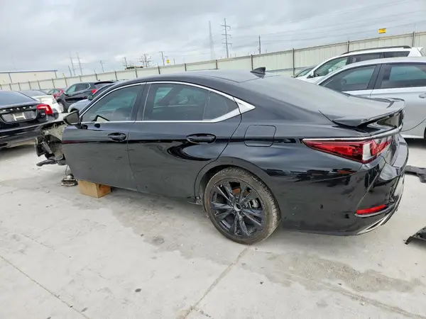 58AJZ1B12PU151922 2023 LEXUS ES - Image 2