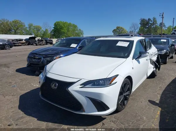 58AJZ1B18PU142044 2023 LEXUS ES - Image 2