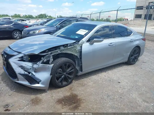 58AJZ1B18PU145977 2023 LEXUS ES - Image 2