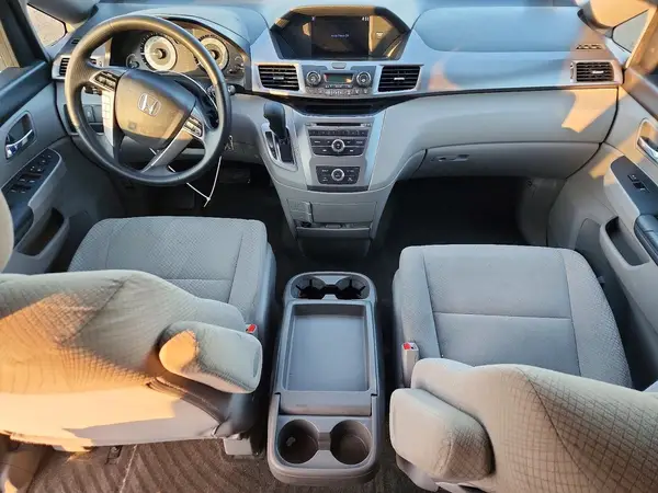 5FNRL5H20GB161316 2016 HONDA ODYSSEY - Image 8