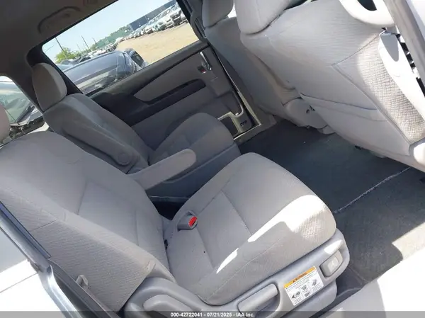 5FNRL5H20GB165155 2016 HONDA ODYSSEY - Image 8