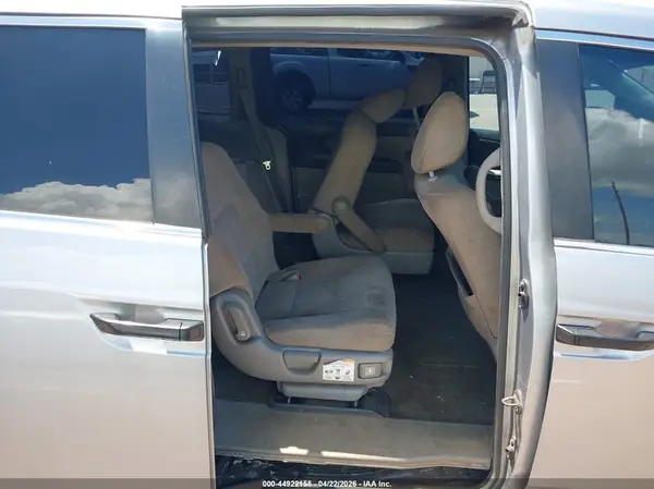 5FNRL5H20HB002393 2017 HONDA ODYSSEY - Image 8