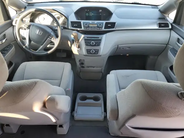 5FNRL5H21GB155704 2016 HONDA ODYSSEY - Image 8