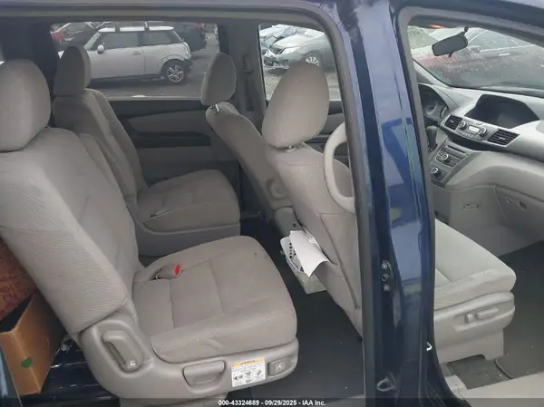 5FNRL5H22GB077403 2016 HONDA ODYSSEY - Image 8