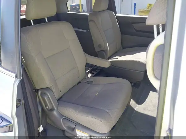 5FNRL5H22HB017462 2017 HONDA ODYSSEY - Image 8
