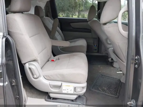 5FNRL5H26GB123976 2016 HONDA ODYSSEY - Image 8