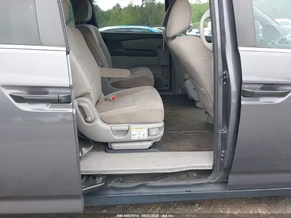 5FNRL5H26HB020848 2017 HONDA ODYSSEY - Image 8