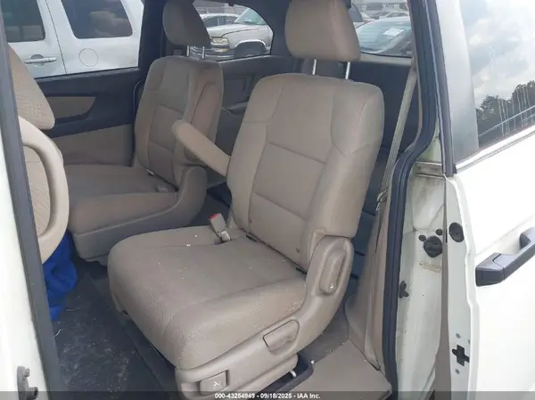 5FNRL5H29HB017328 2017 HONDA ODYSSEY - Image 8