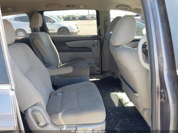 5FNRL5H2XGB024173 2016 HONDA ODYSSEY - Image 8