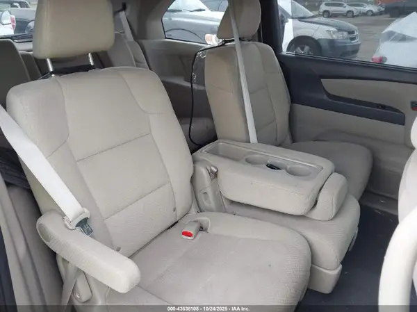 5FNRL5H30GB046711 2016 HONDA ODYSSEY - Image 8