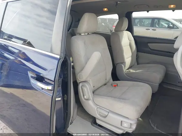 5FNRL5H30GB109905 2016 HONDA ODYSSEY - Image 8