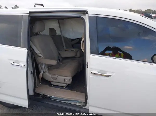 5FNRL5H30GB115929 2016 HONDA ODYSSEY - Image 8