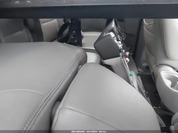 5FNRL5H30GB136831 2016 HONDA ODYSSEY - Image 8