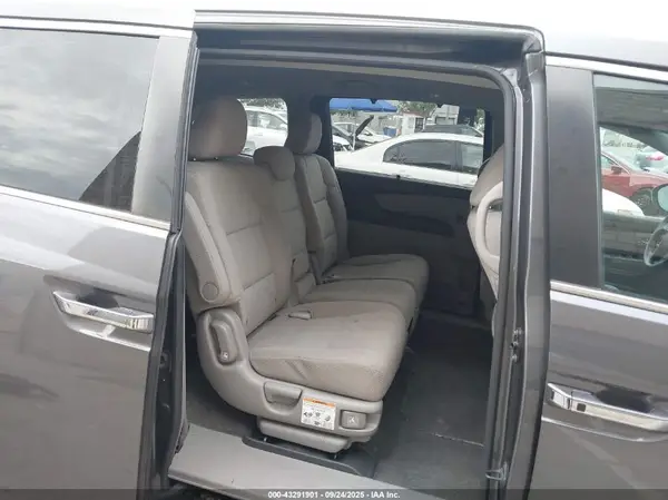 5FNRL5H30HB014780 2017 HONDA ODYSSEY - Image 8