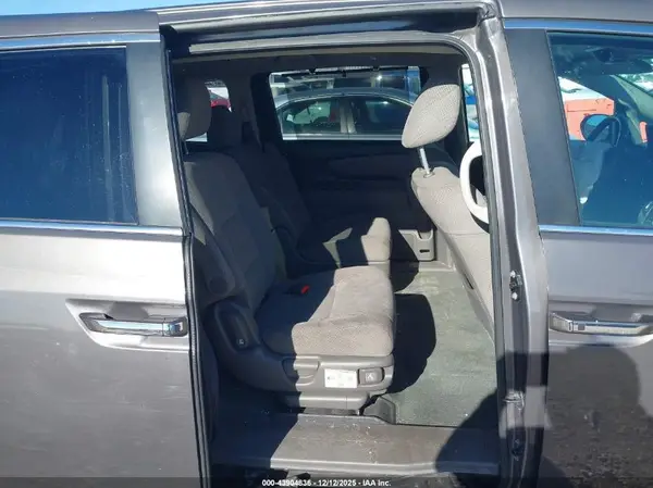 5FNRL5H32GB083517 2016 HONDA ODYSSEY - Image 8