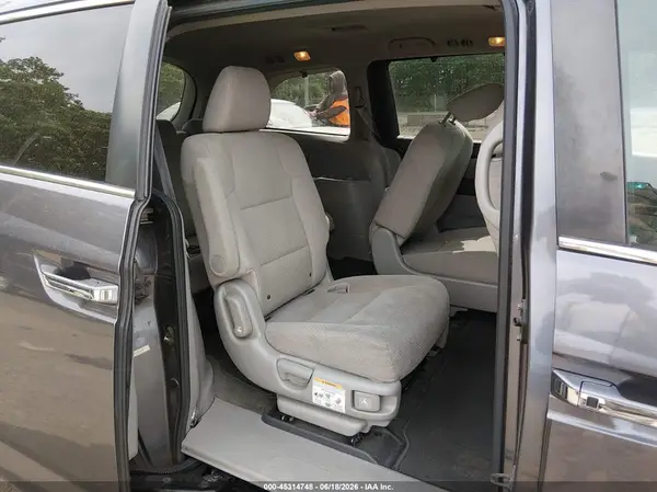 5FNRL5H32GB094064 2016 HONDA ODYSSEY - Image 8