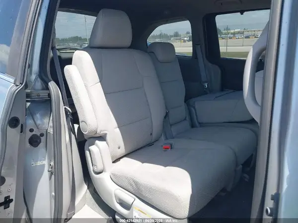 5FNRL5H32GB112806 2016 HONDA ODYSSEY - Image 8