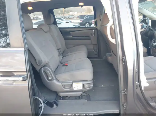 5FNRL5H32GB117908 2016 HONDA ODYSSEY - Image 8