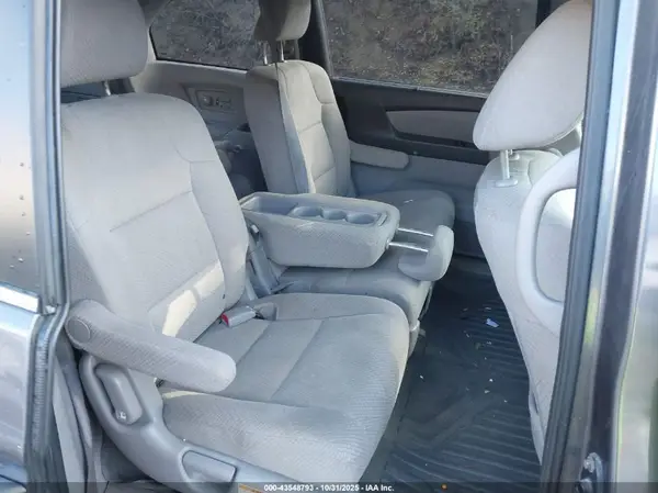 5FNRL5H32GB136958 2016 HONDA ODYSSEY - Image 8