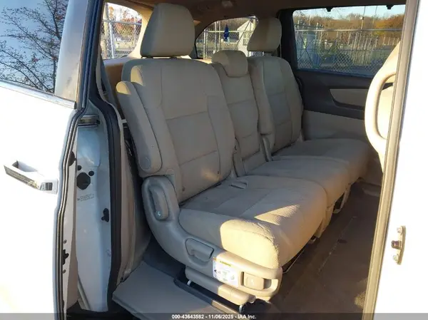5FNRL5H32GB143831 2016 HONDA ODYSSEY - Image 8