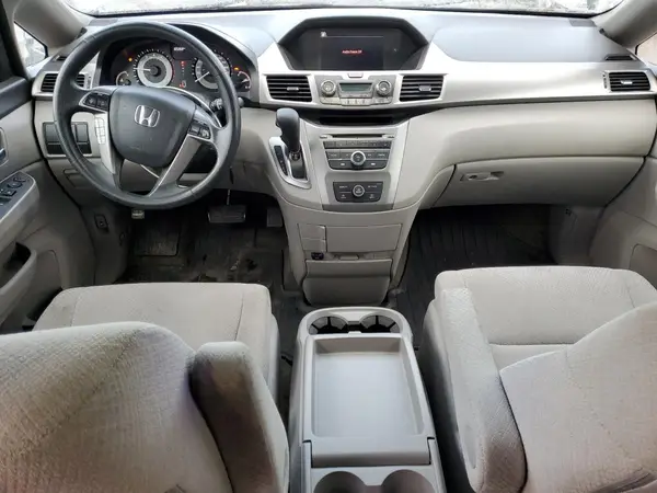 5FNRL5H32GB504085 2016 HONDA ODYSSEY - Image 8