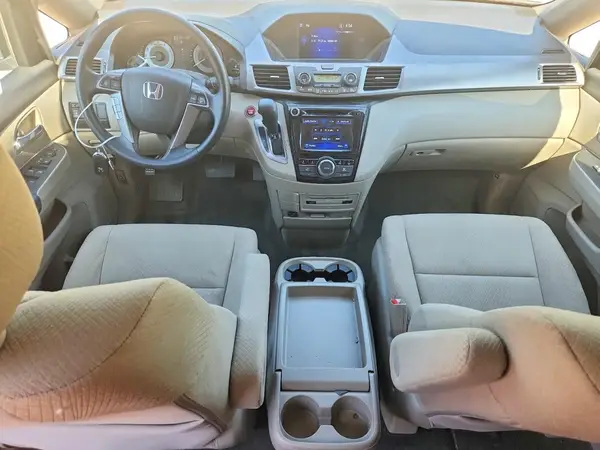 5FNRL5H32HB008320 2017 HONDA ODYSSEY - Image 8