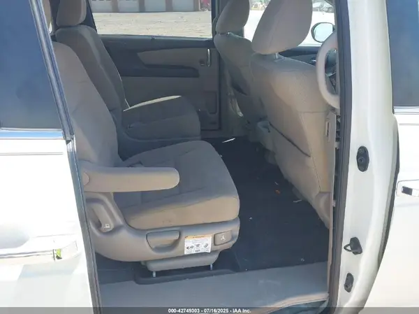 5FNRL5H33HB022761 2017 HONDA ODYSSEY - Image 8