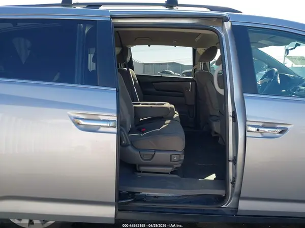 5FNRL5H33HB022839 2017 HONDA ODYSSEY - Image 8