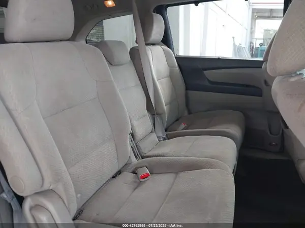 5FNRL5H34GB070672 2016 HONDA ODYSSEY - Image 8