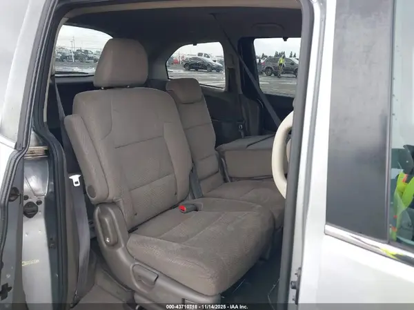 5FNRL5H34GB144415 2016 HONDA ODYSSEY - Image 8