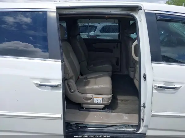 5FNRL5H35GB018323 2016 HONDA ODYSSEY - Image 8