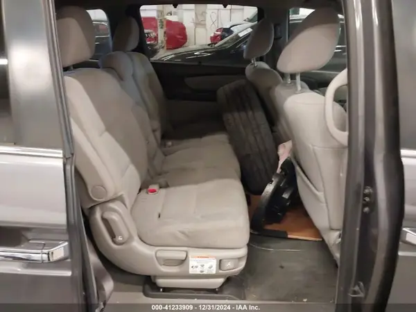 5FNRL5H35GB161563 2016 HONDA ODYSSEY - Image 8