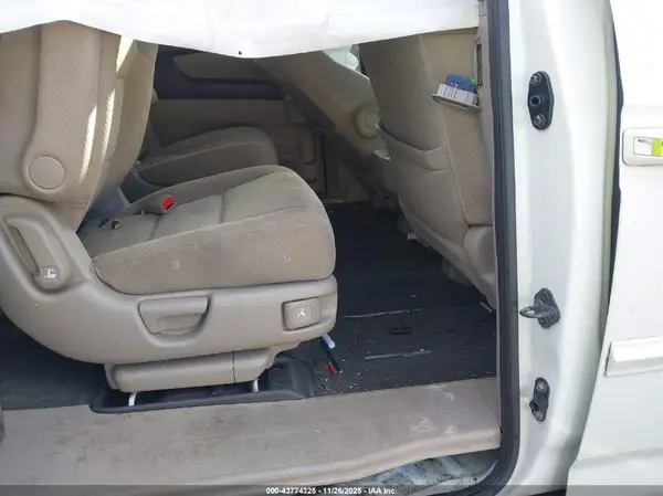 5FNRL5H36GB149633 2016 HONDA ODYSSEY - Image 8