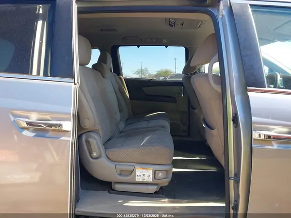 5FNRL5H36HB017831 2017 HONDA ODYSSEY - Image 8